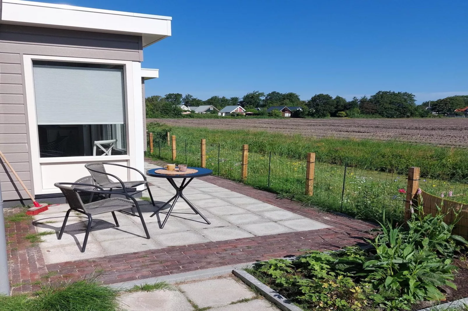 Eureka 102-Terrace balcony