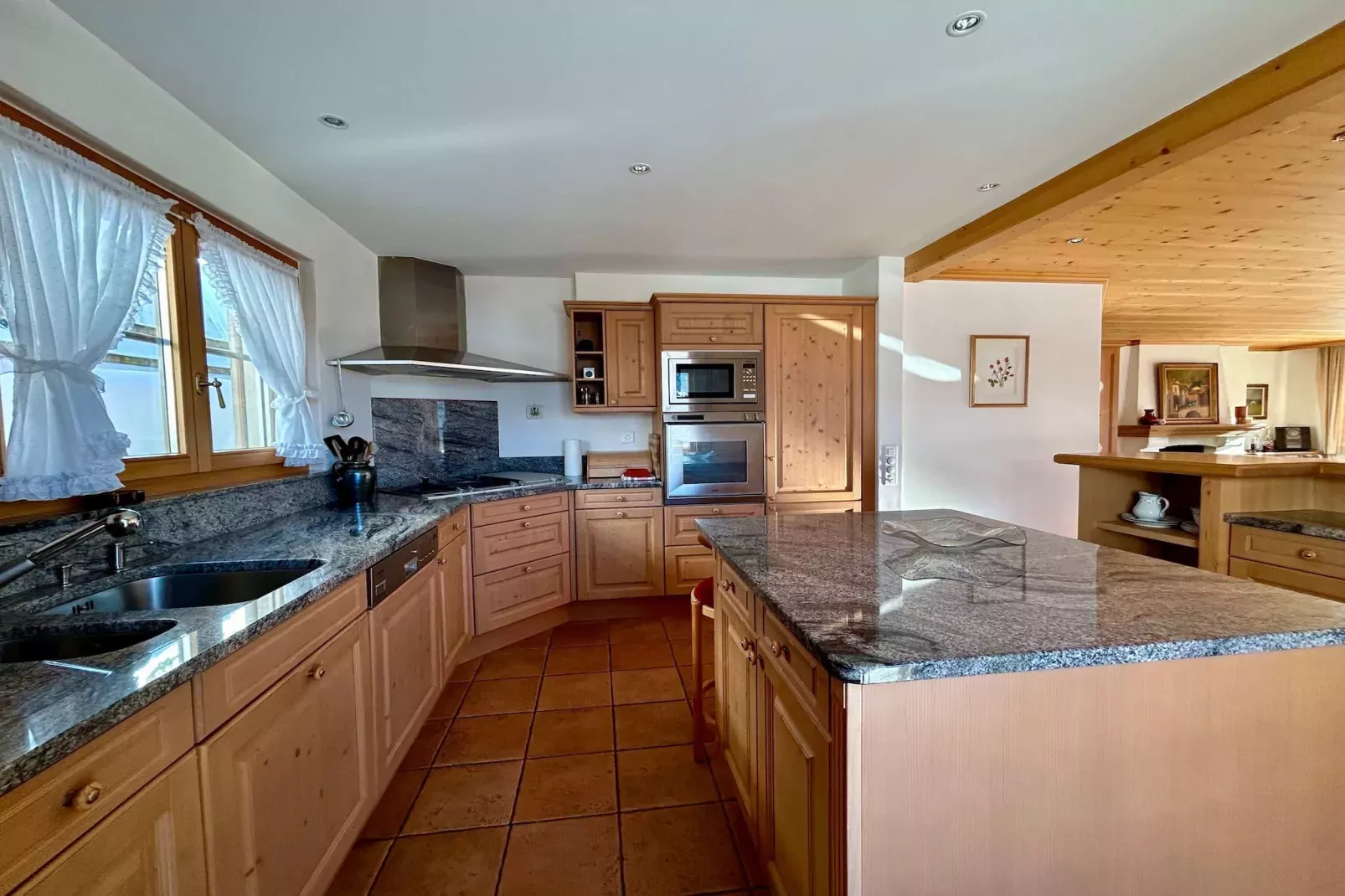 Marvelous Luxurious Furnished Flat with Outstanding Views-Kitchen