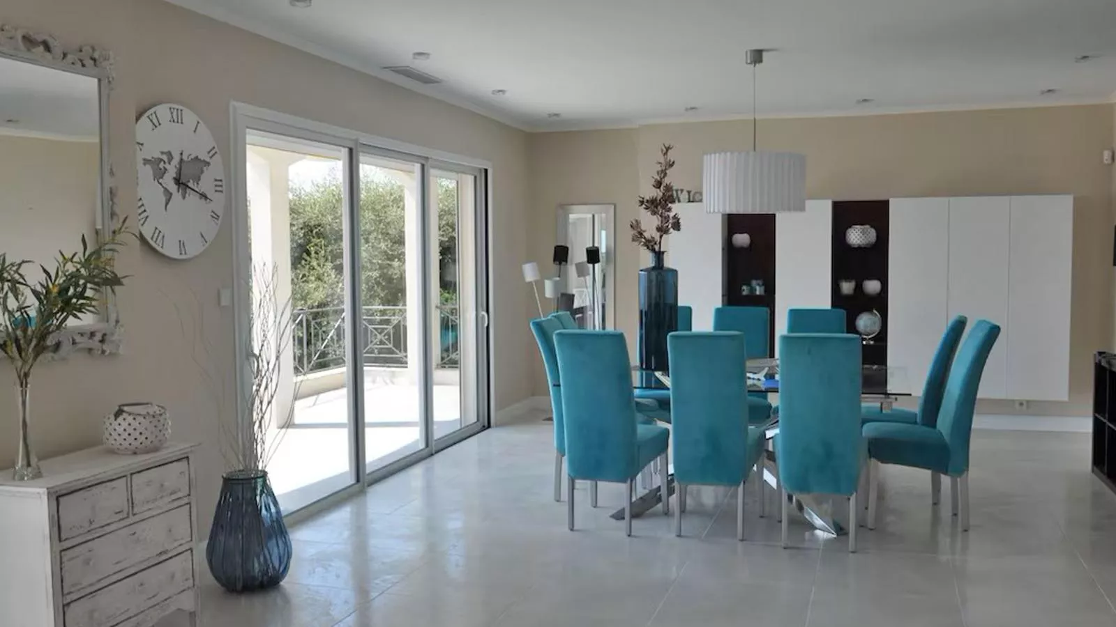 La Meréveil-Living room