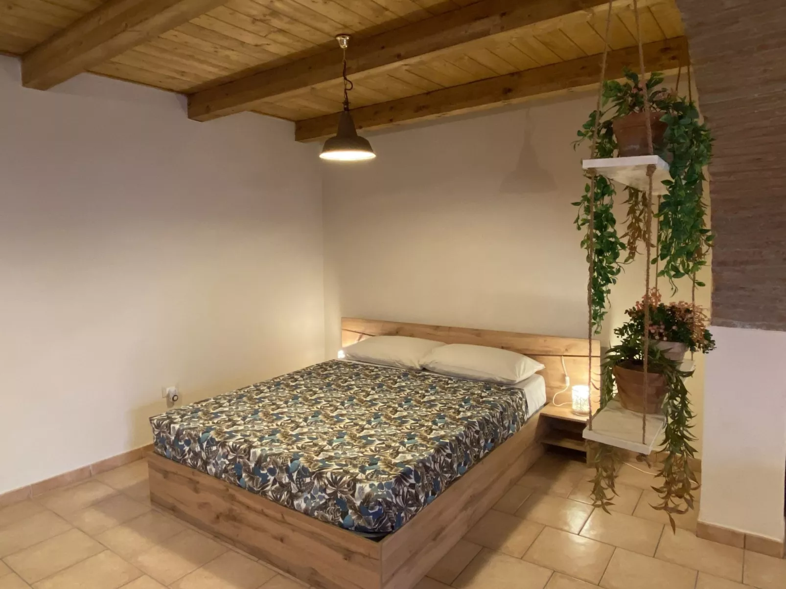 Angolino di Borgo-Inside