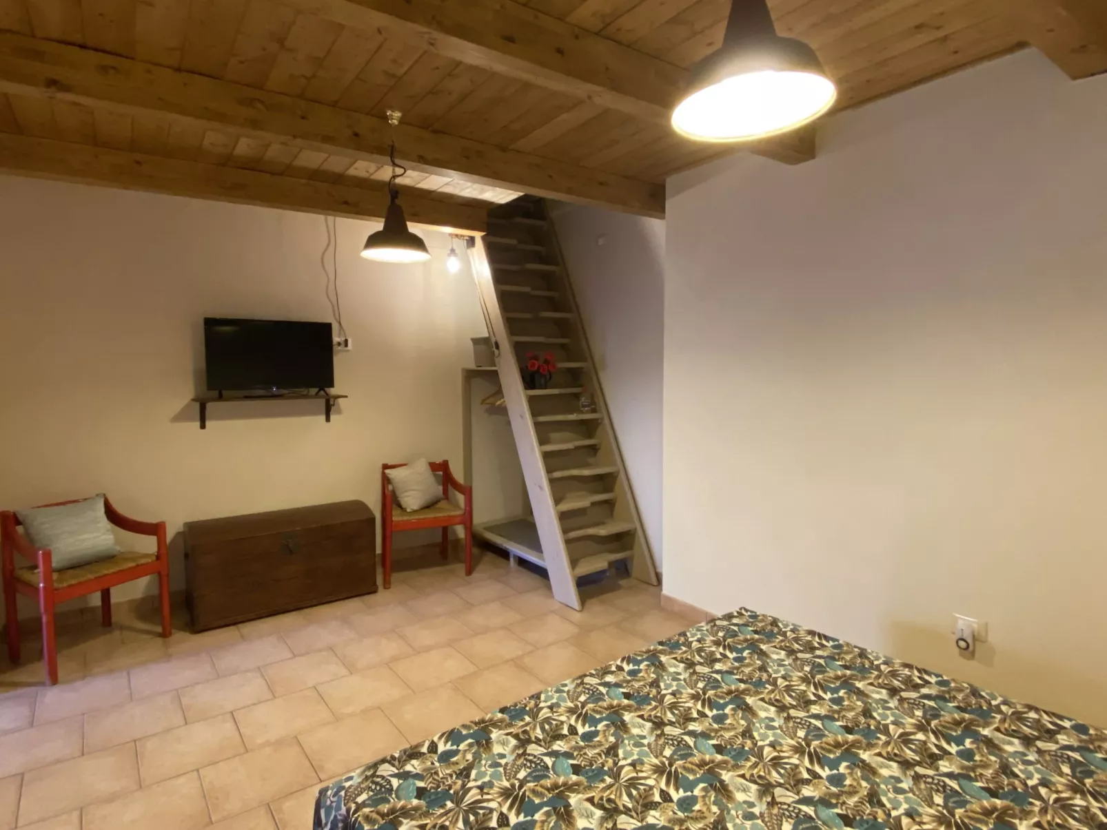 Angolino di Borgo-Inside