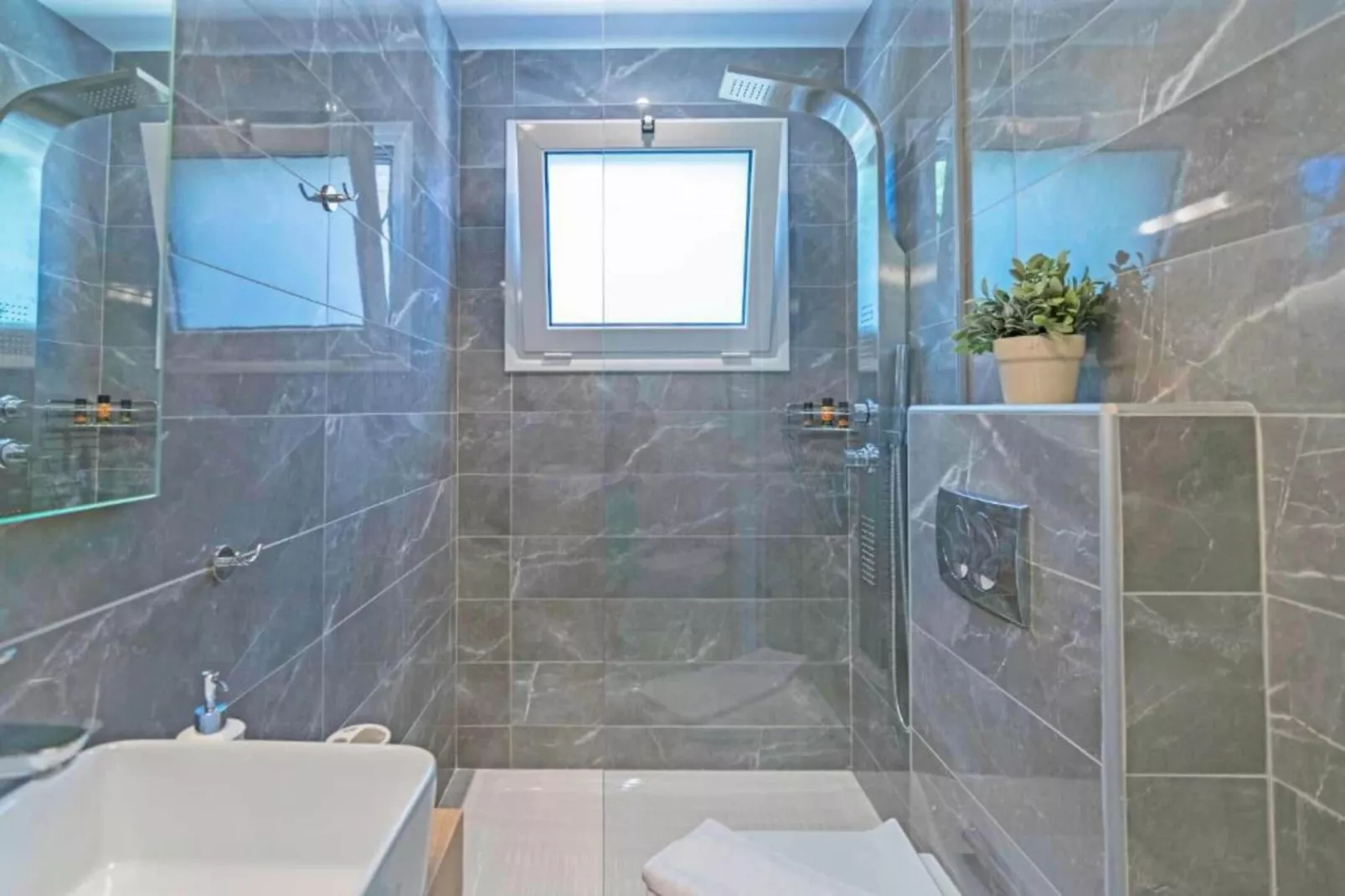 Sonja 3 superior-Badezimmer