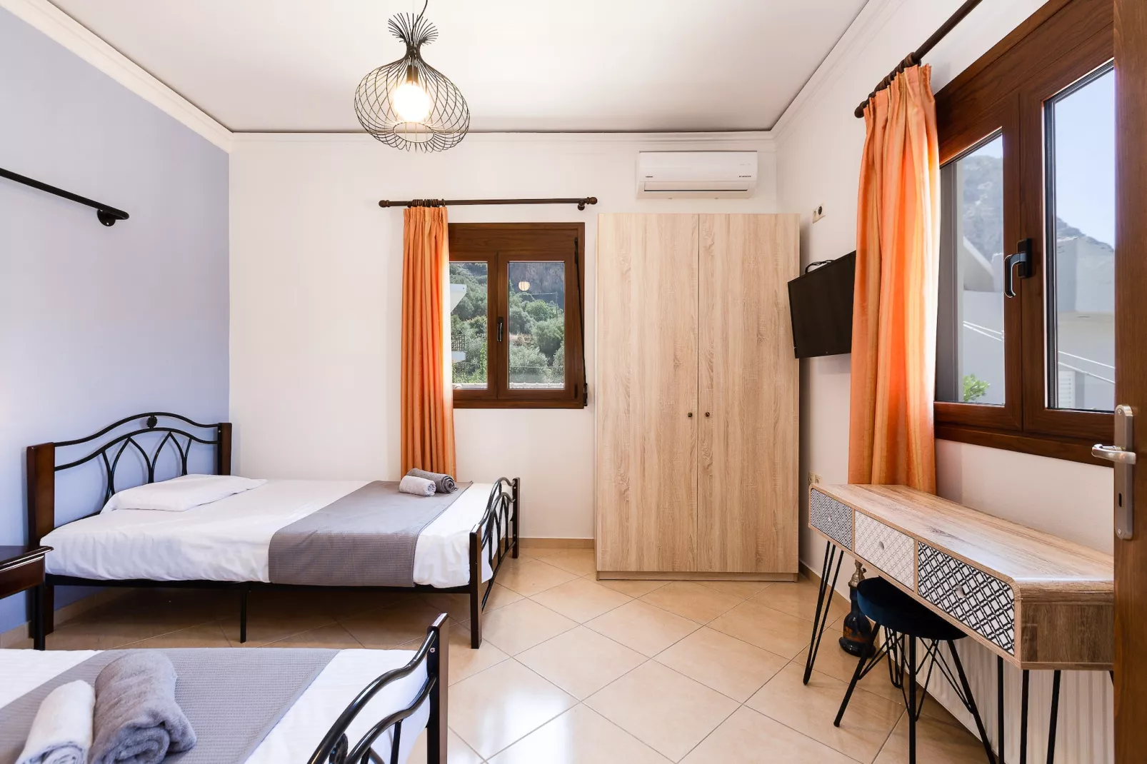 Stefanakos House-Bedroom