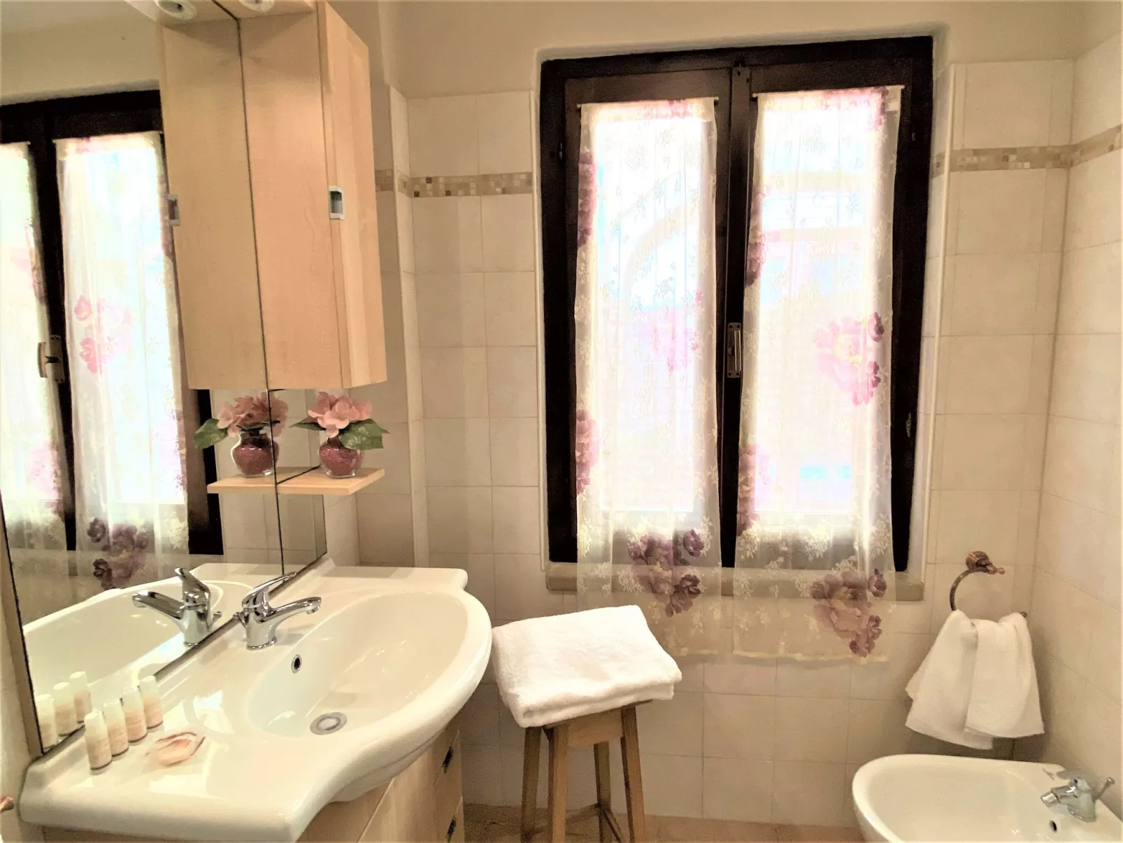 Angolino di Borgo-Inside