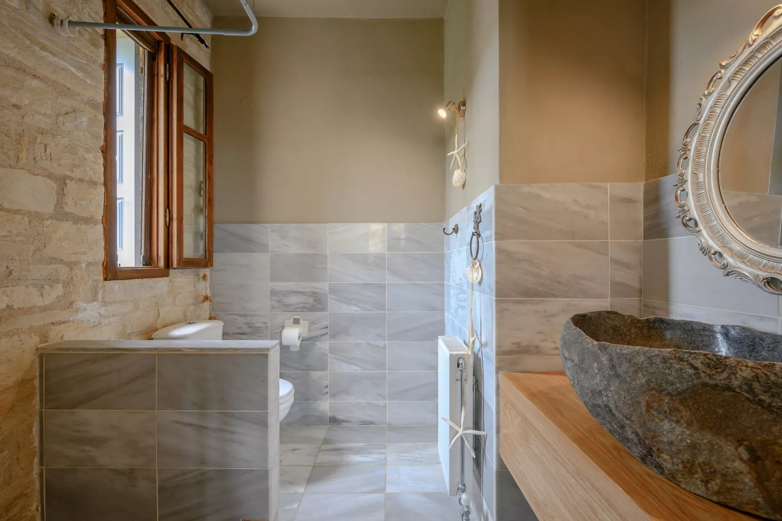 Rogalida-Bathroom