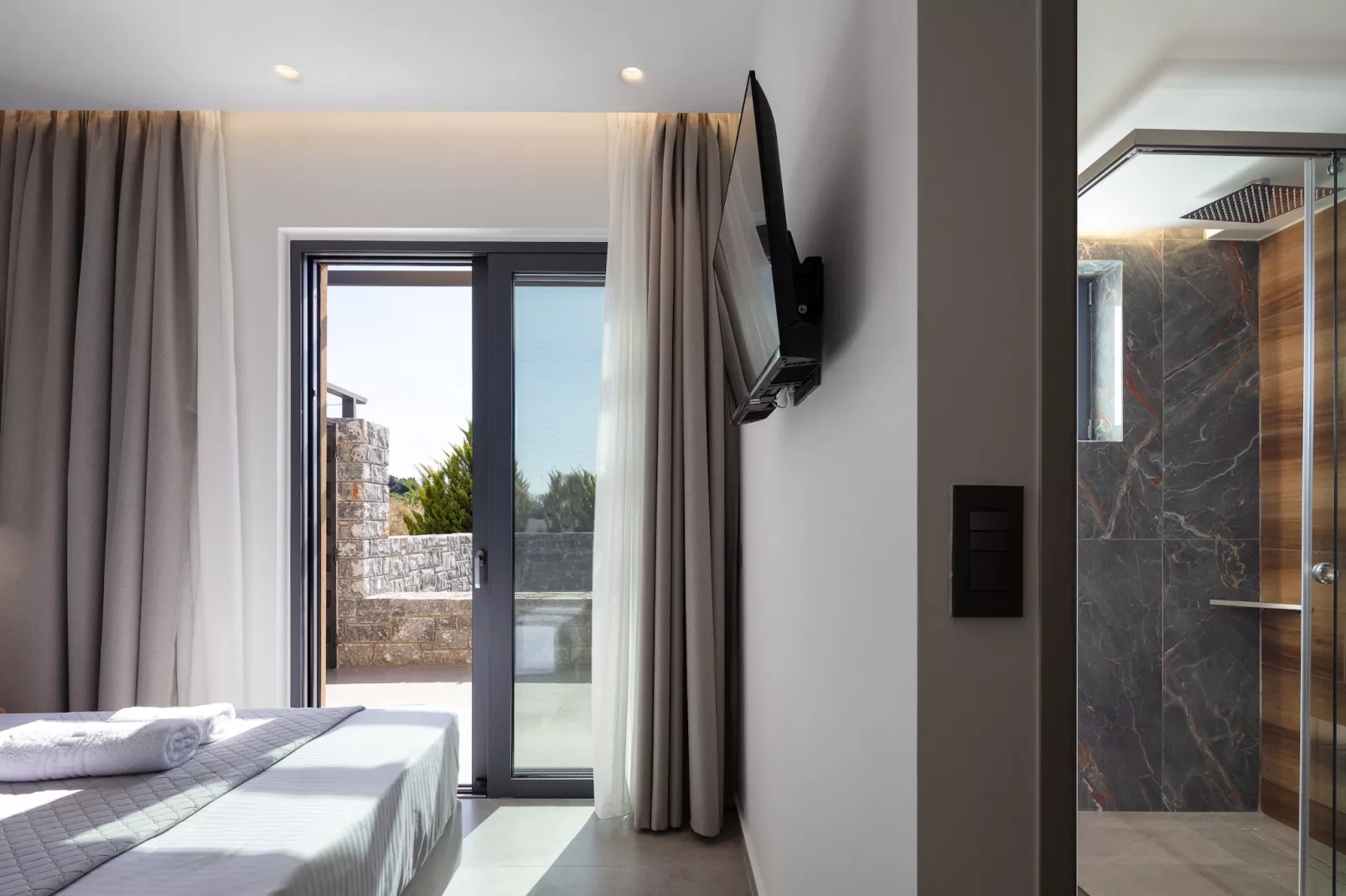 Oasis Serenity-Bedroom