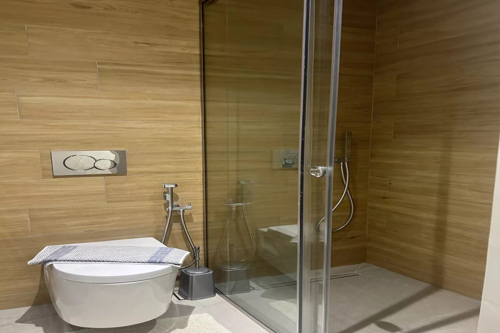 Secret Nest 8-Bathroom