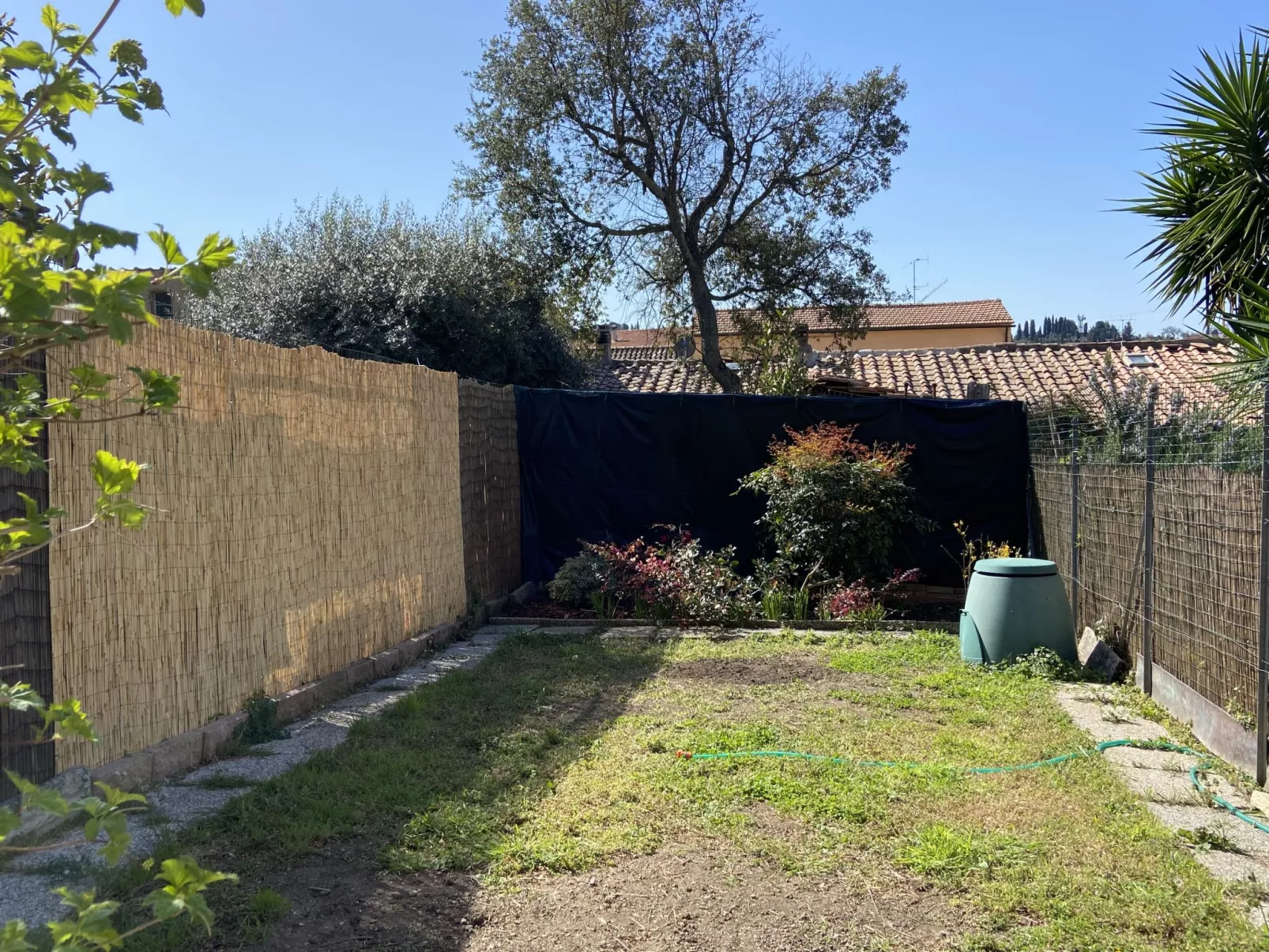 Angolino di Borgo-Outside