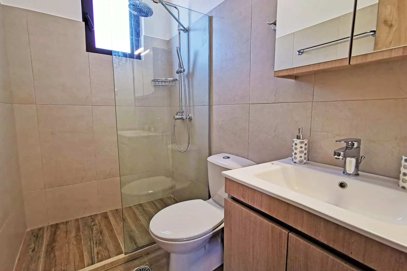 Souda Bay Cottage-Bathroom