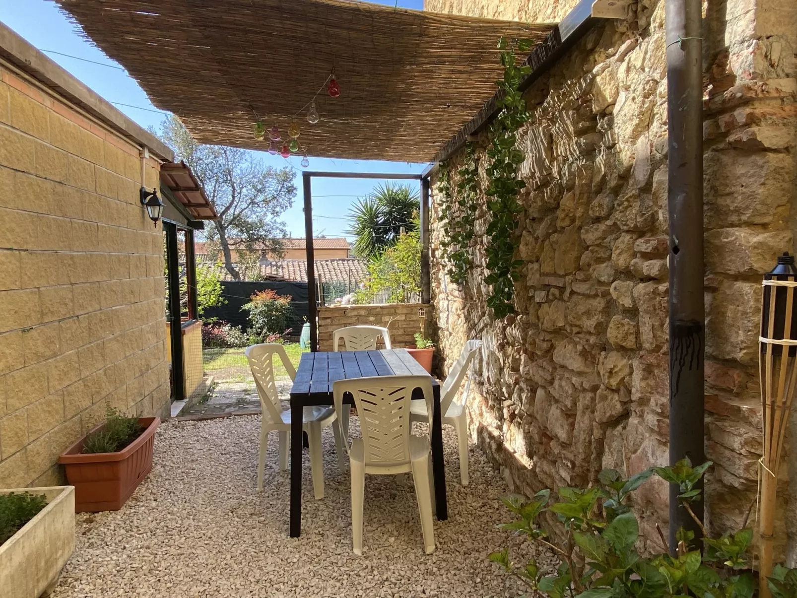 Angolino di Borgo-Inside