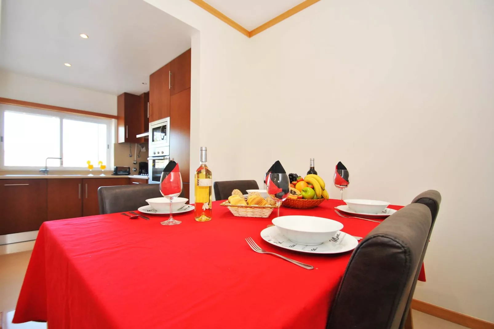 Townhouse Mar 1-Dining room