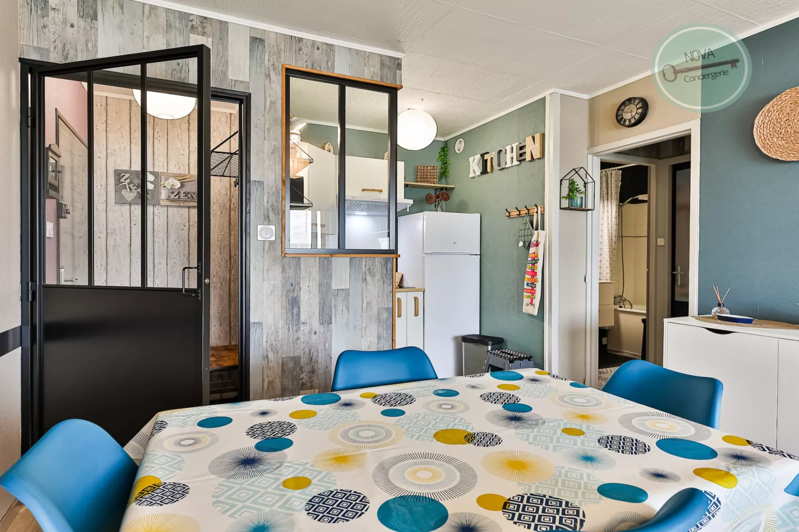 Nid douillet Le Grand Large 2 – Appartement 204-Dining room