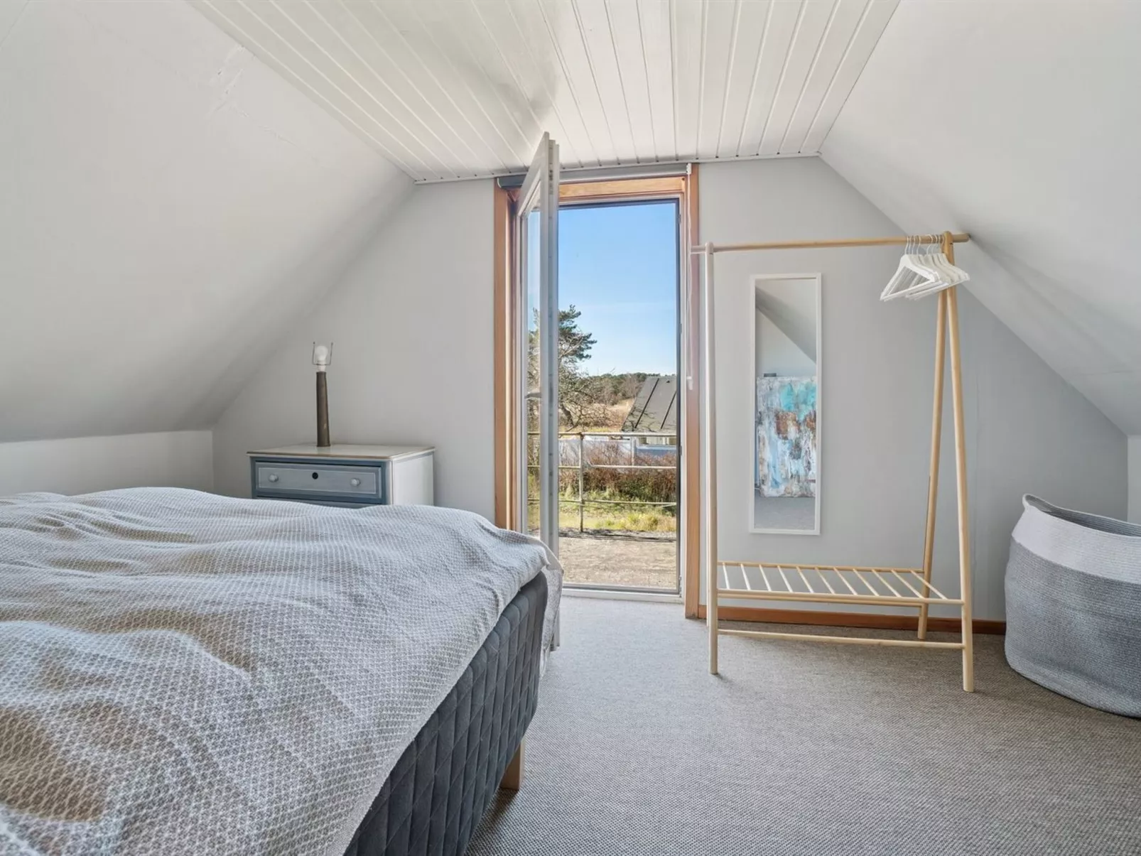 "Hakon" - 40m from the sea-Inside
