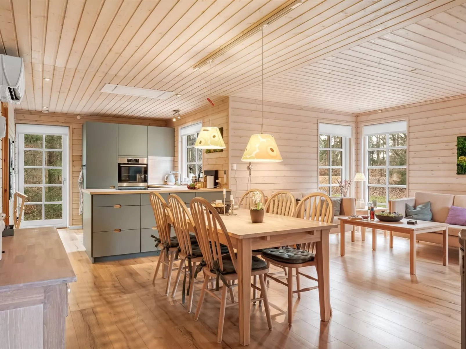 "Iorund" - 9km from the sea-Inside