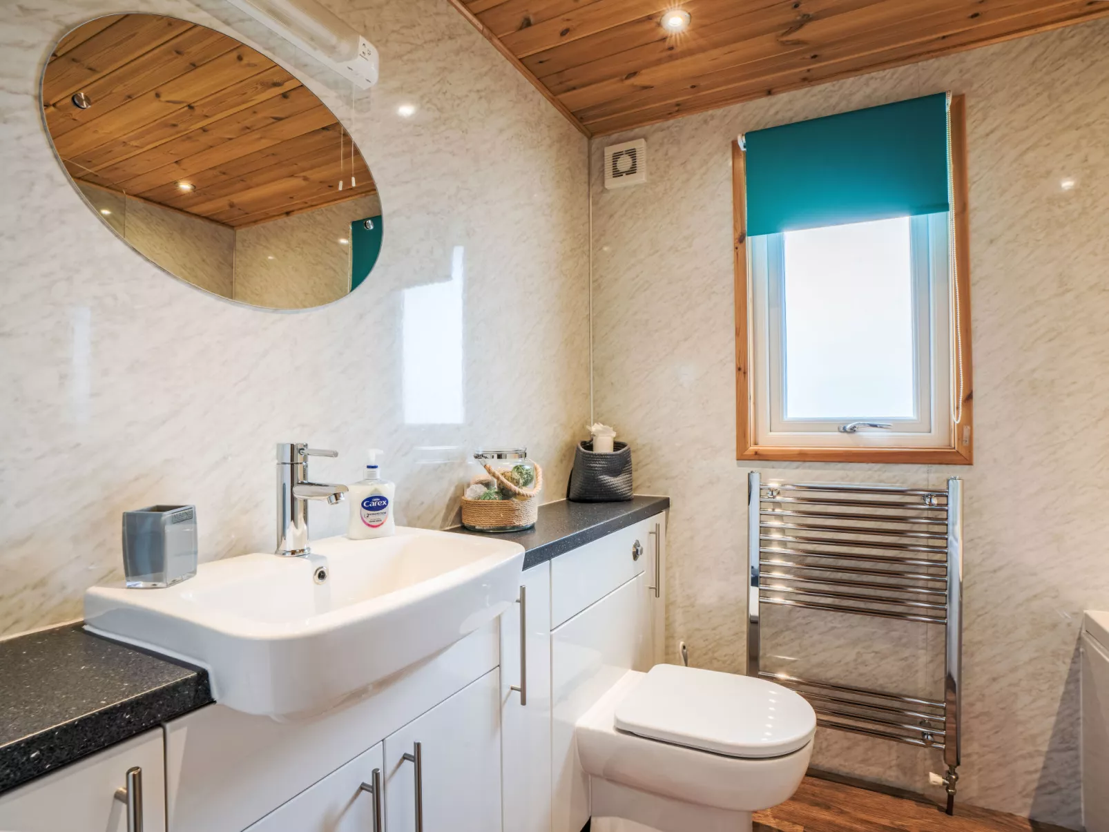 Loch Leven Lodge 21-Inside