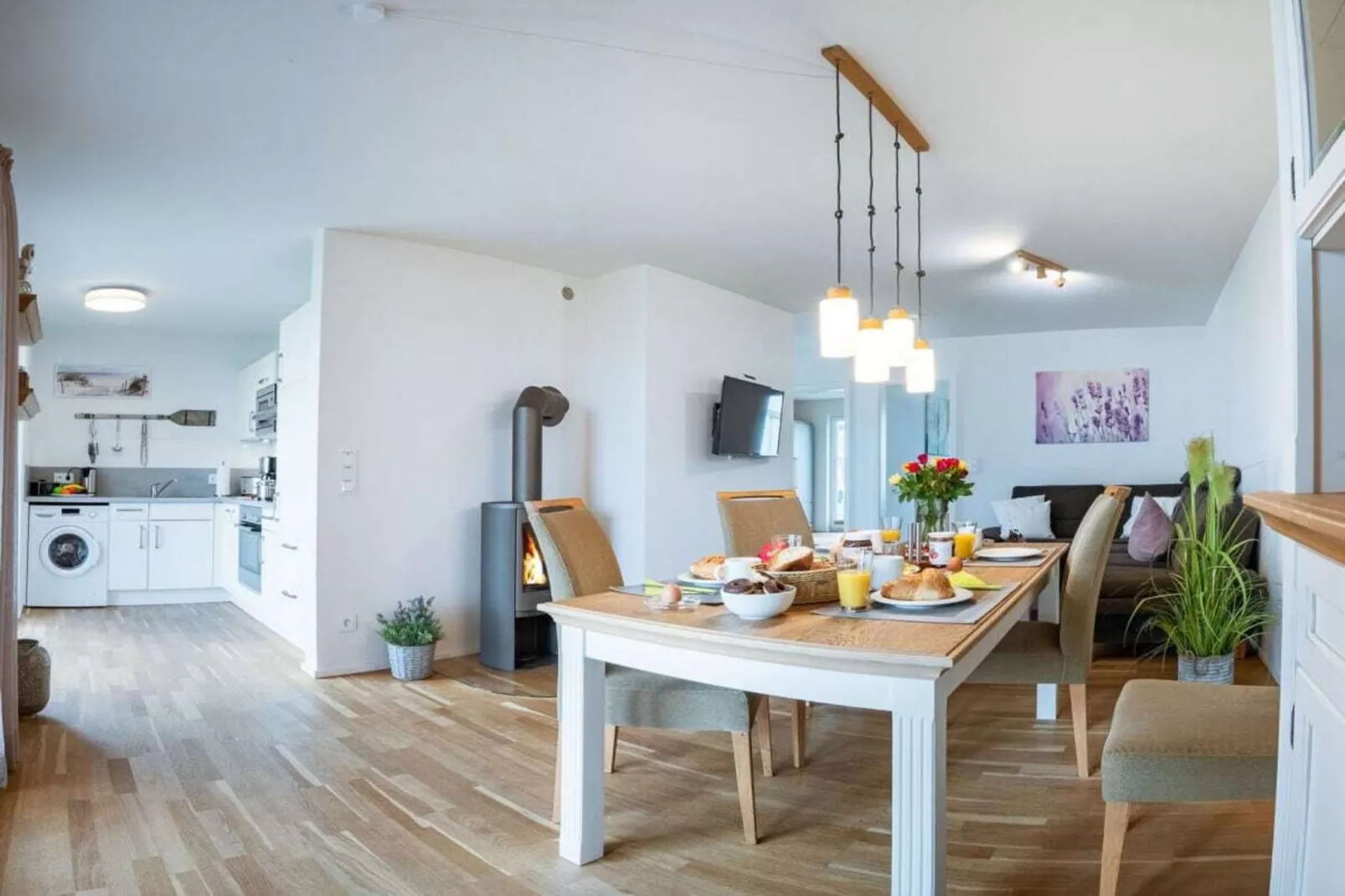 424127-Dining room