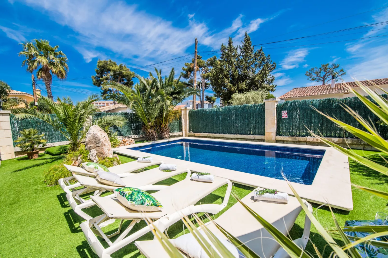 Villa Jardi-Schwimmbad