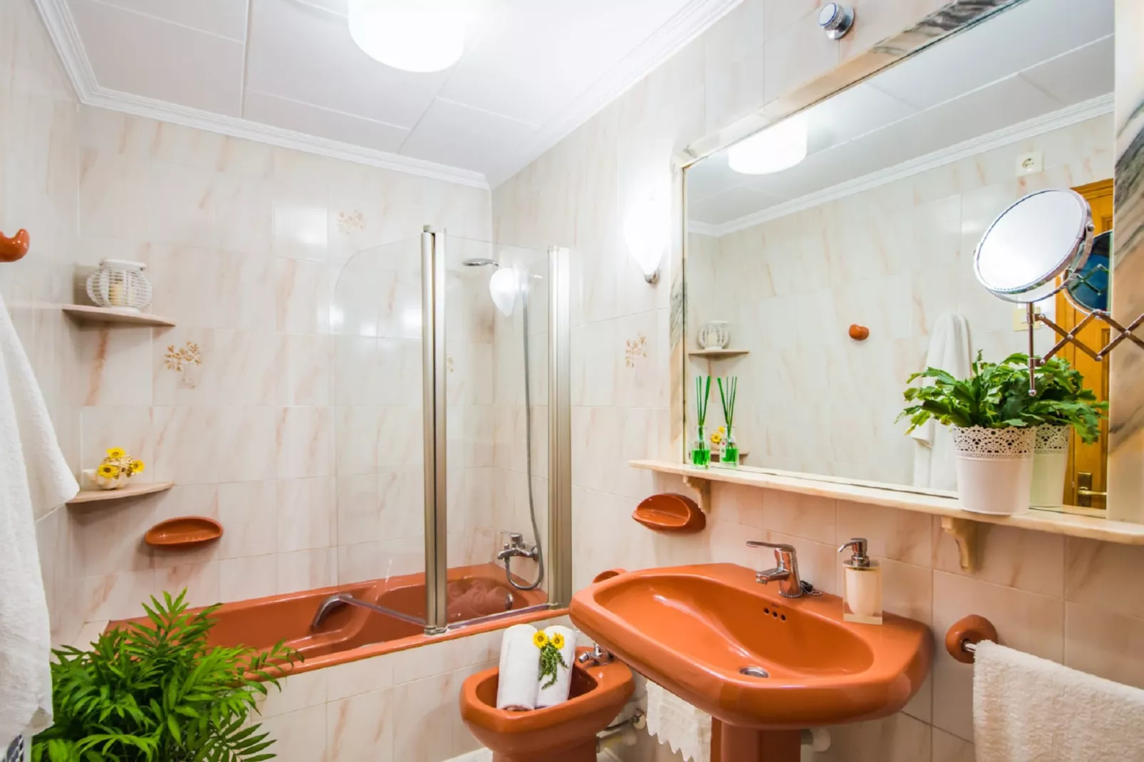 Eden Lago-Bathroom