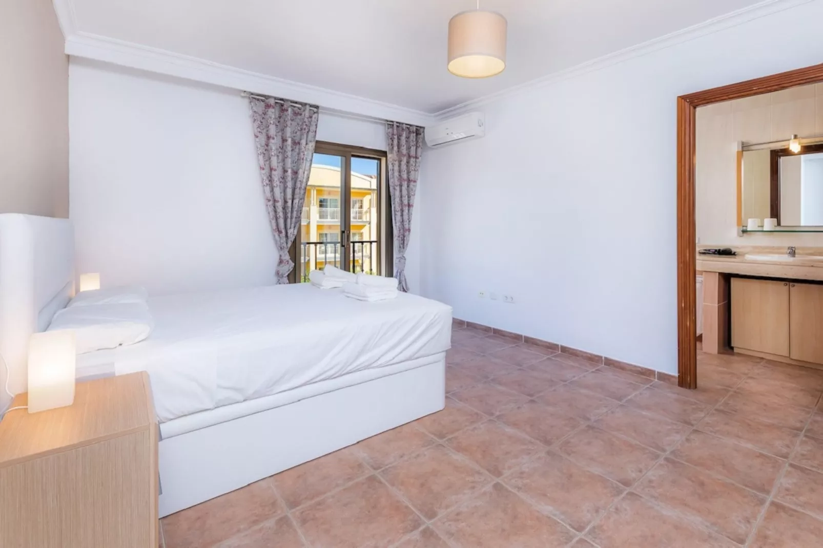 Casa Jordi-Bedroom