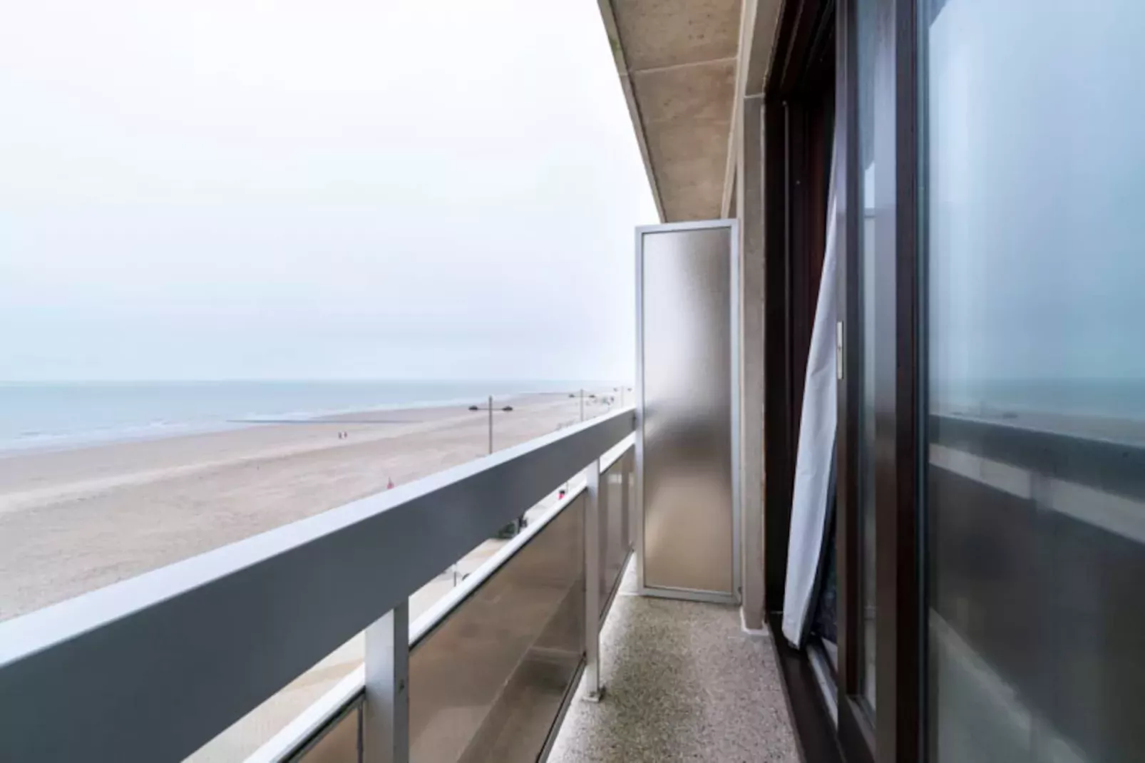 ZANDBK1 0301/ 3B-Terrace balcony