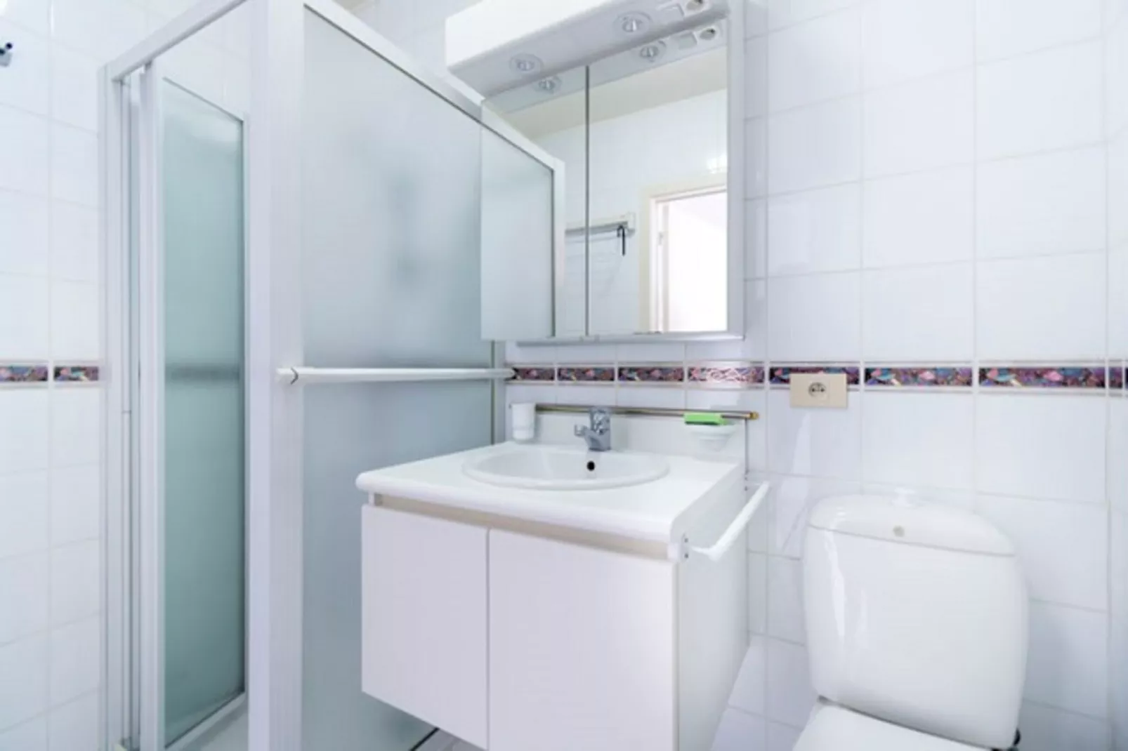 LAVANDOU 0002/ 02B-Bathroom