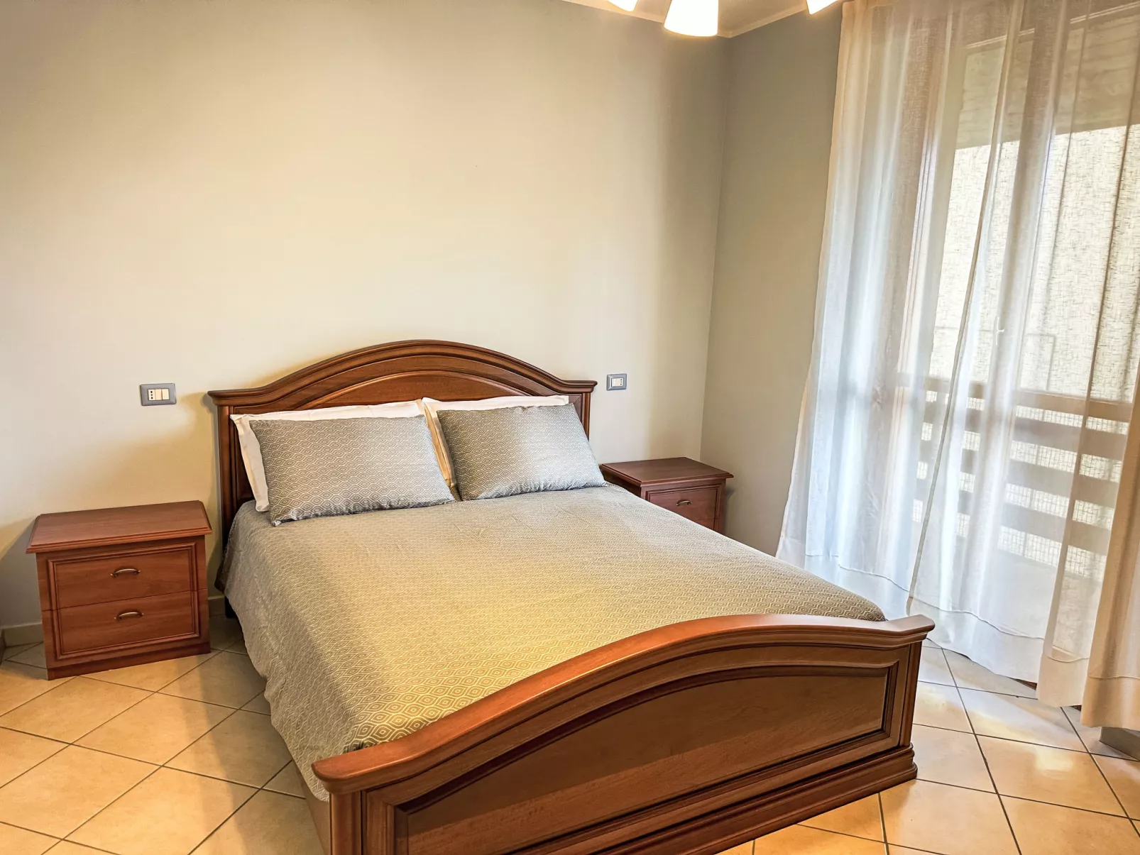 Miralago Guest House-Inside