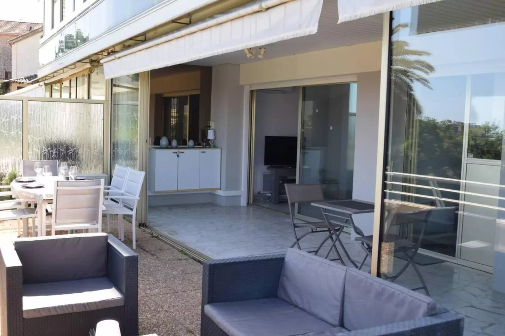 Vue Mer à Golfe-Juan Proche Cannes Plage et Garage-Terrace balcony