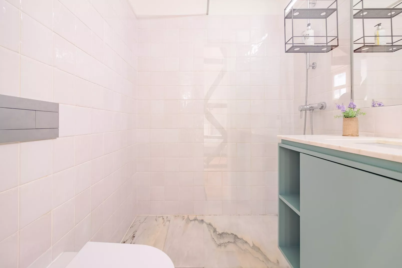 YOUROPO - City Center 2-Bathroom