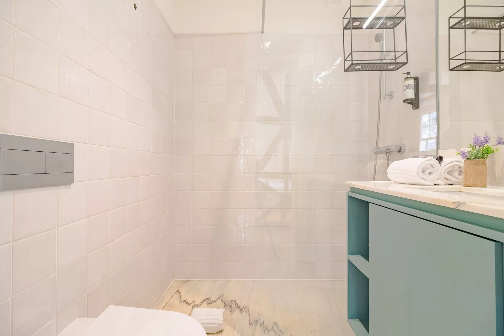 YOUROPO - City Center 4-Bathroom