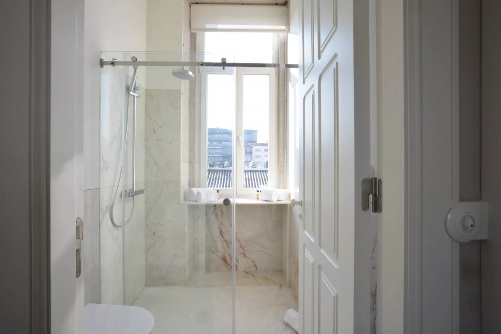 YOUROPO - Market 2A-Bathroom