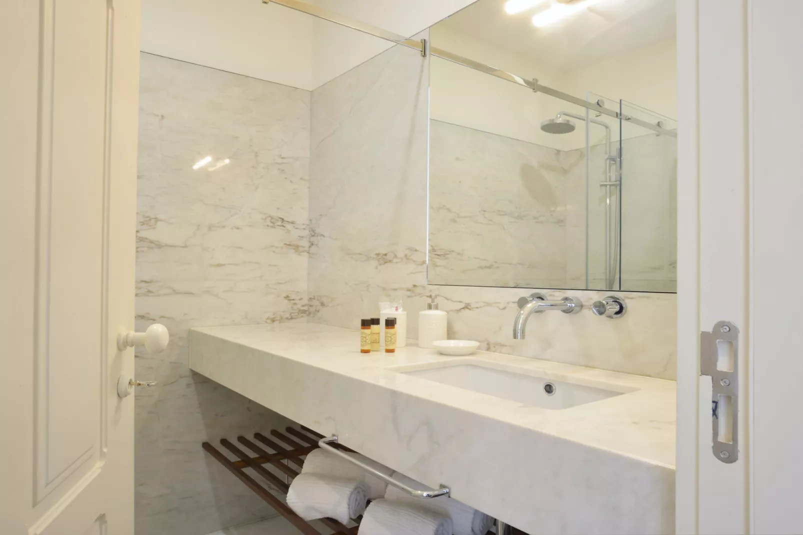 YOUROPO - Market 2B-Bathroom