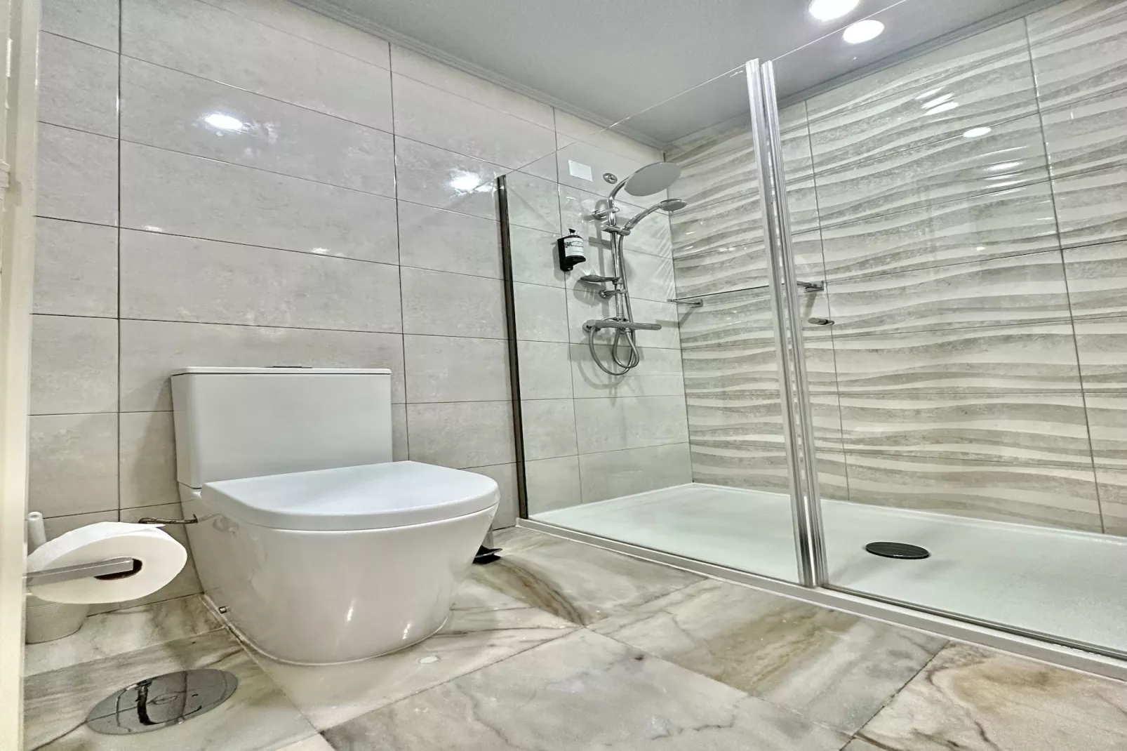 YOUROPO - Downtown 4B-Badezimmer