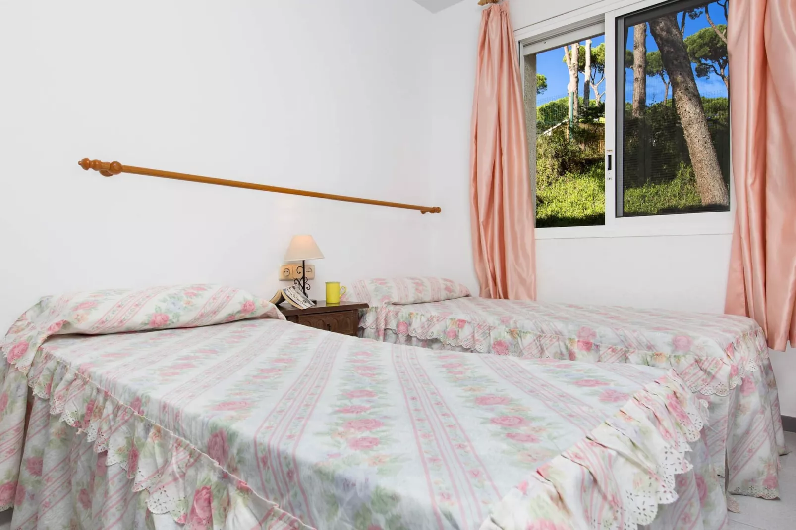 Open Pals - T-Bedroom