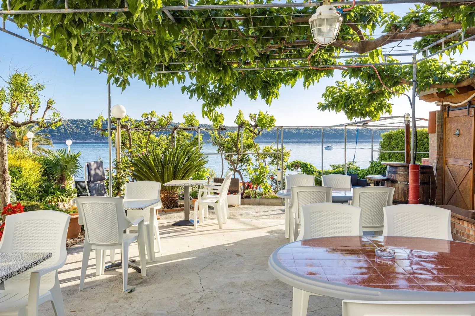 Apartments Jurica - Apt 4 with Sea View-Gärten Sommer