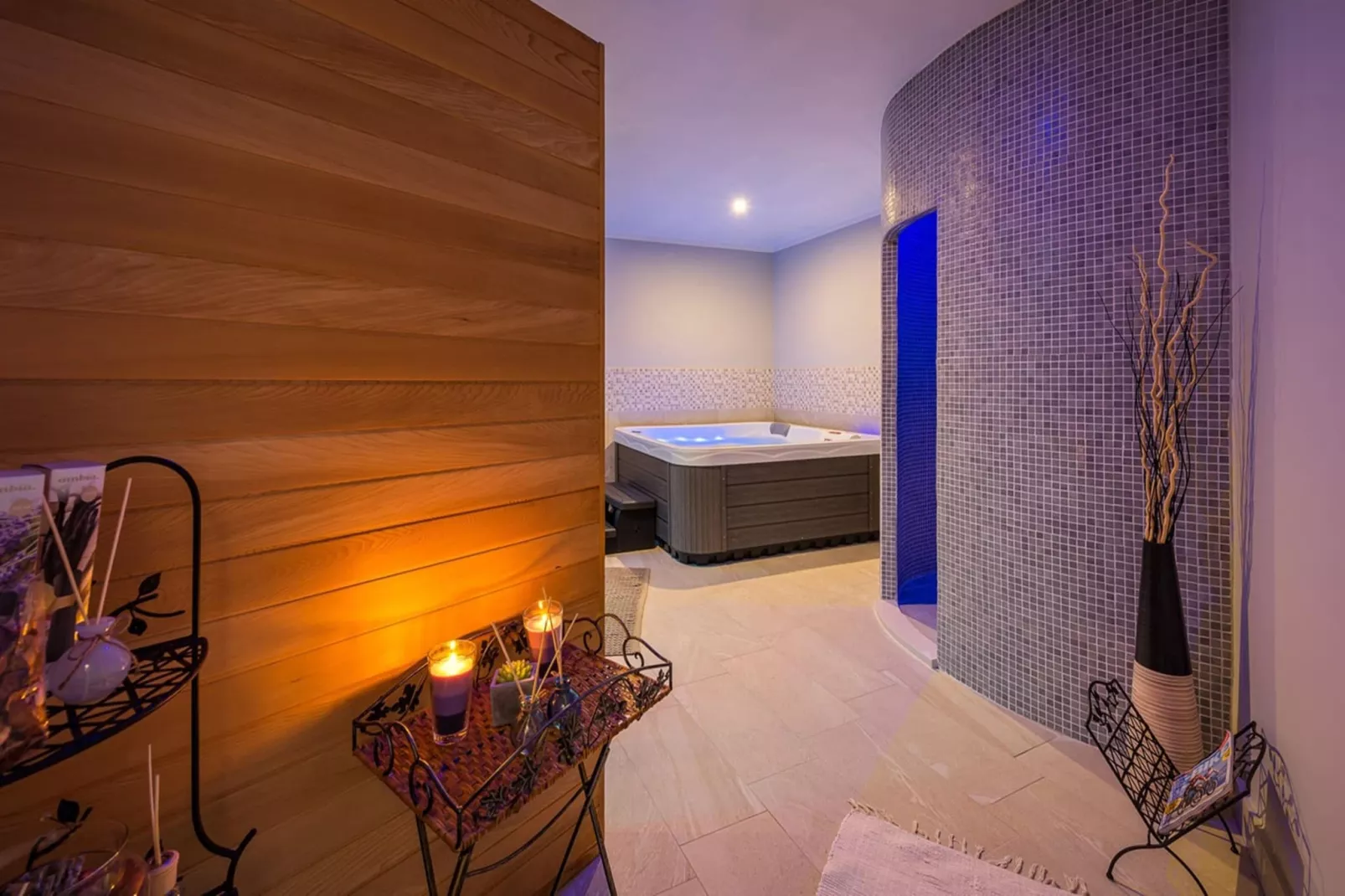 Lara 5 - Shared Pool, Sauna, Jacuzzi-Facilities