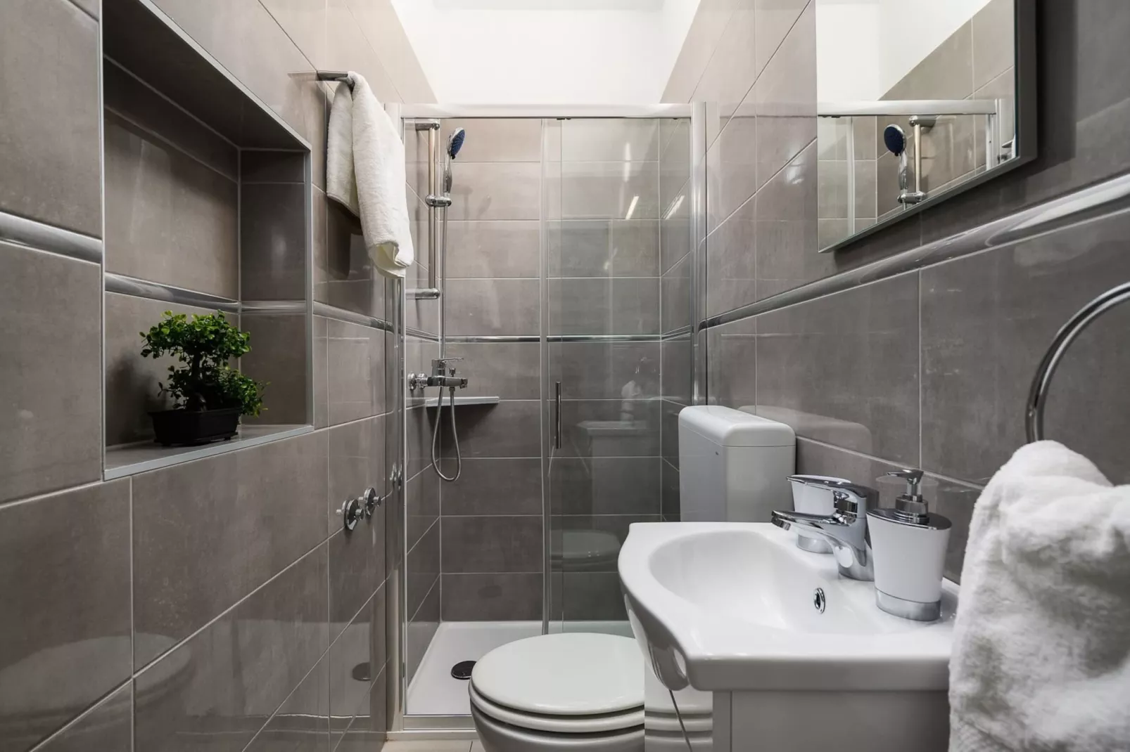 Lara 9 - Shared Pool, Sauna, Jacuzzi-Badezimmer