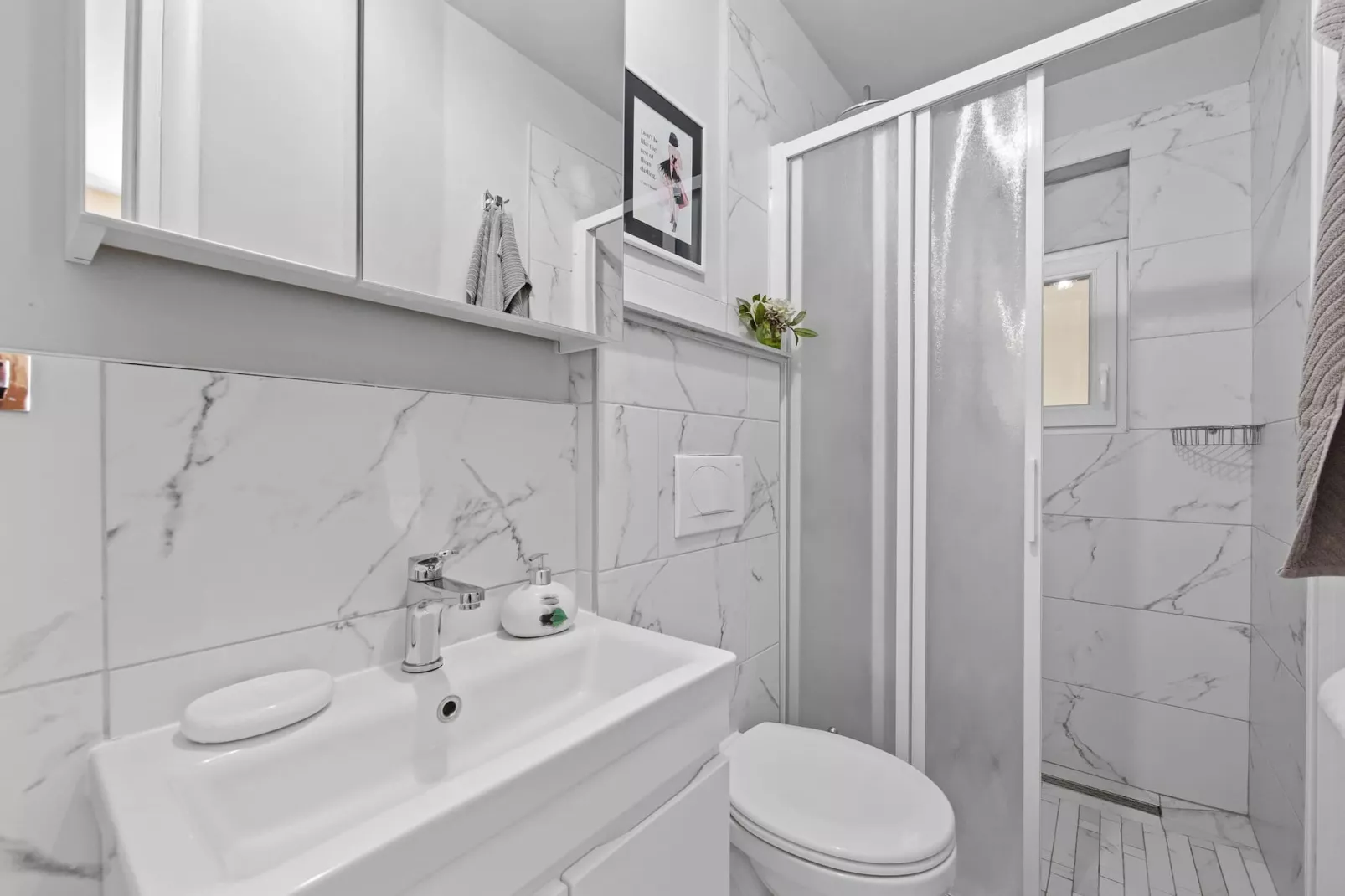 Lady M Gold - Balcony and Sea View-Bathroom