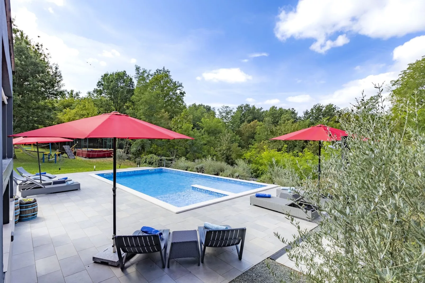 Red House Kraj Drage - Oasis in the Nature-Schwimmbad