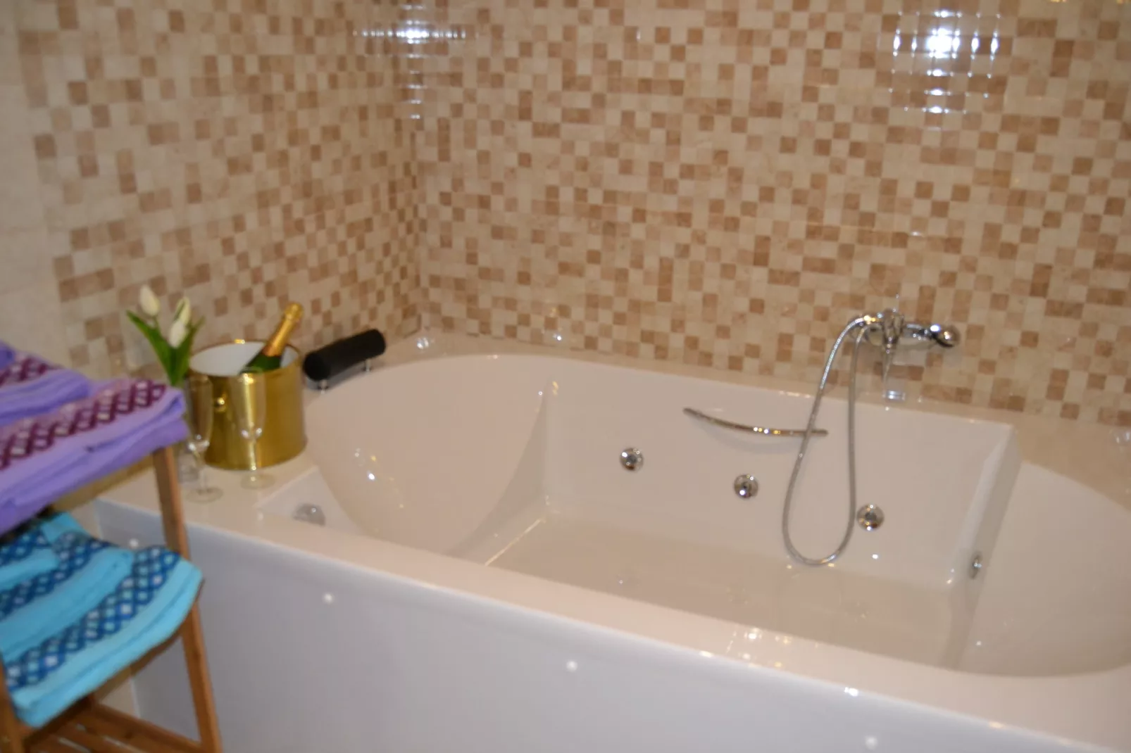 El Dolmen-Bathroom