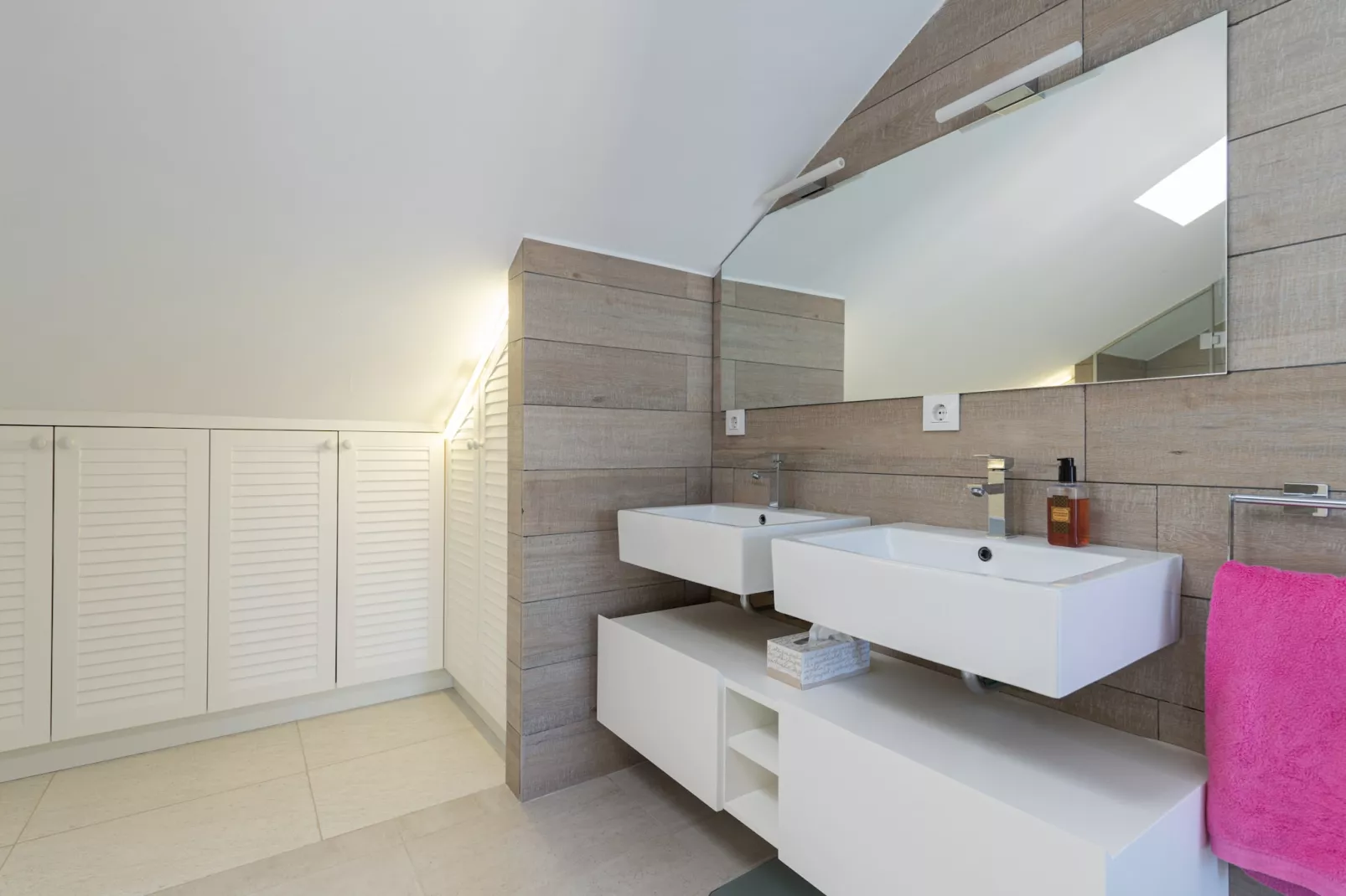 Blue Marlin 14-Bathroom