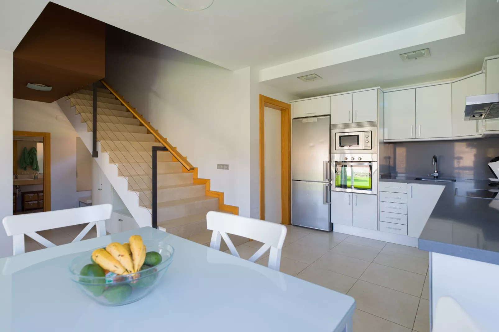 VISTA GOLF 30-Kitchen