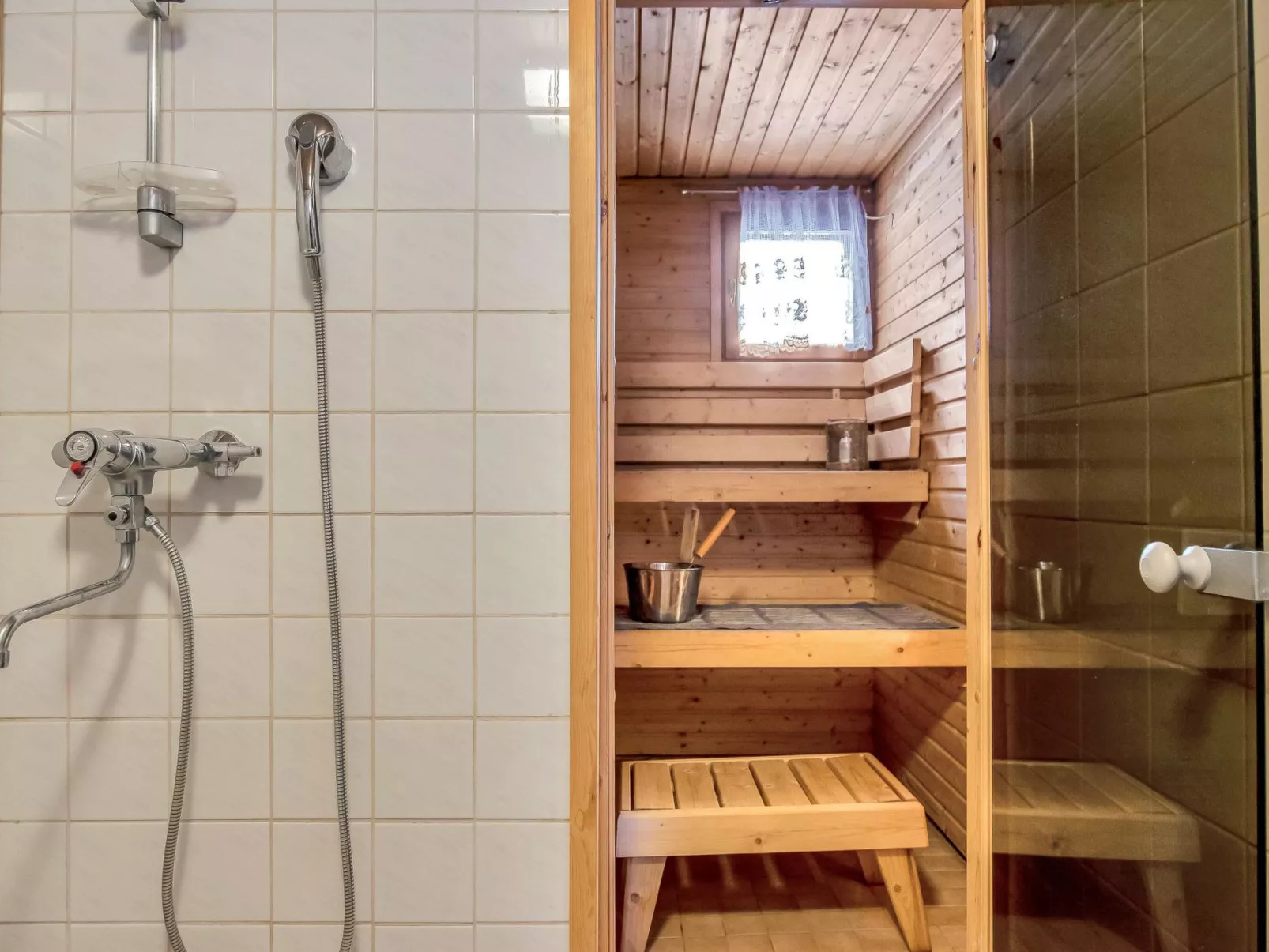 Ruokovirran mökki-Inside