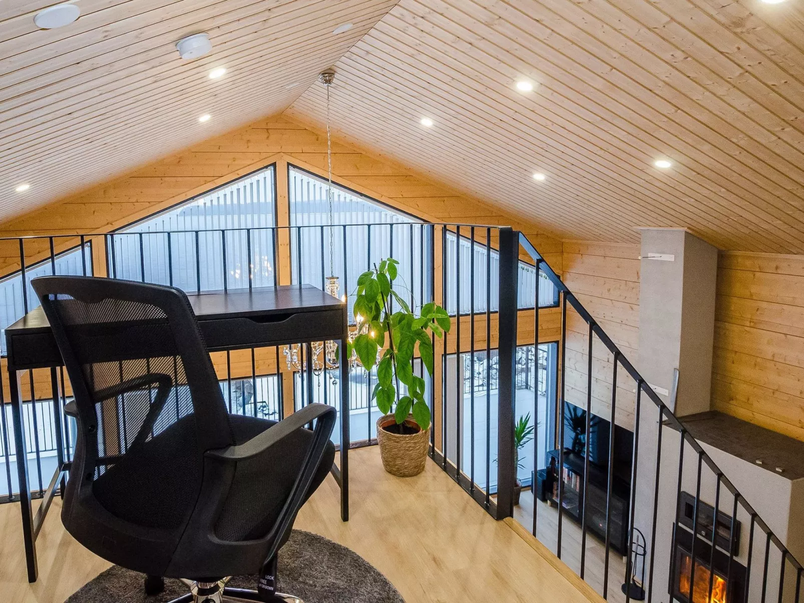 Lakeside villa-Inside