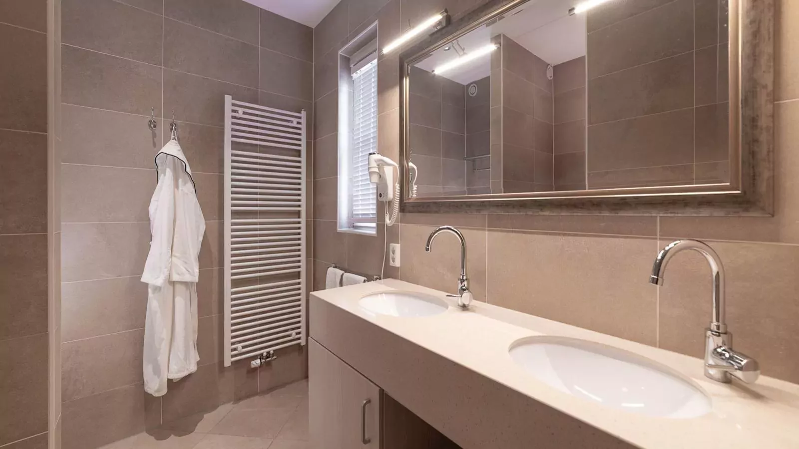 Huis nummer 37-Bathroom