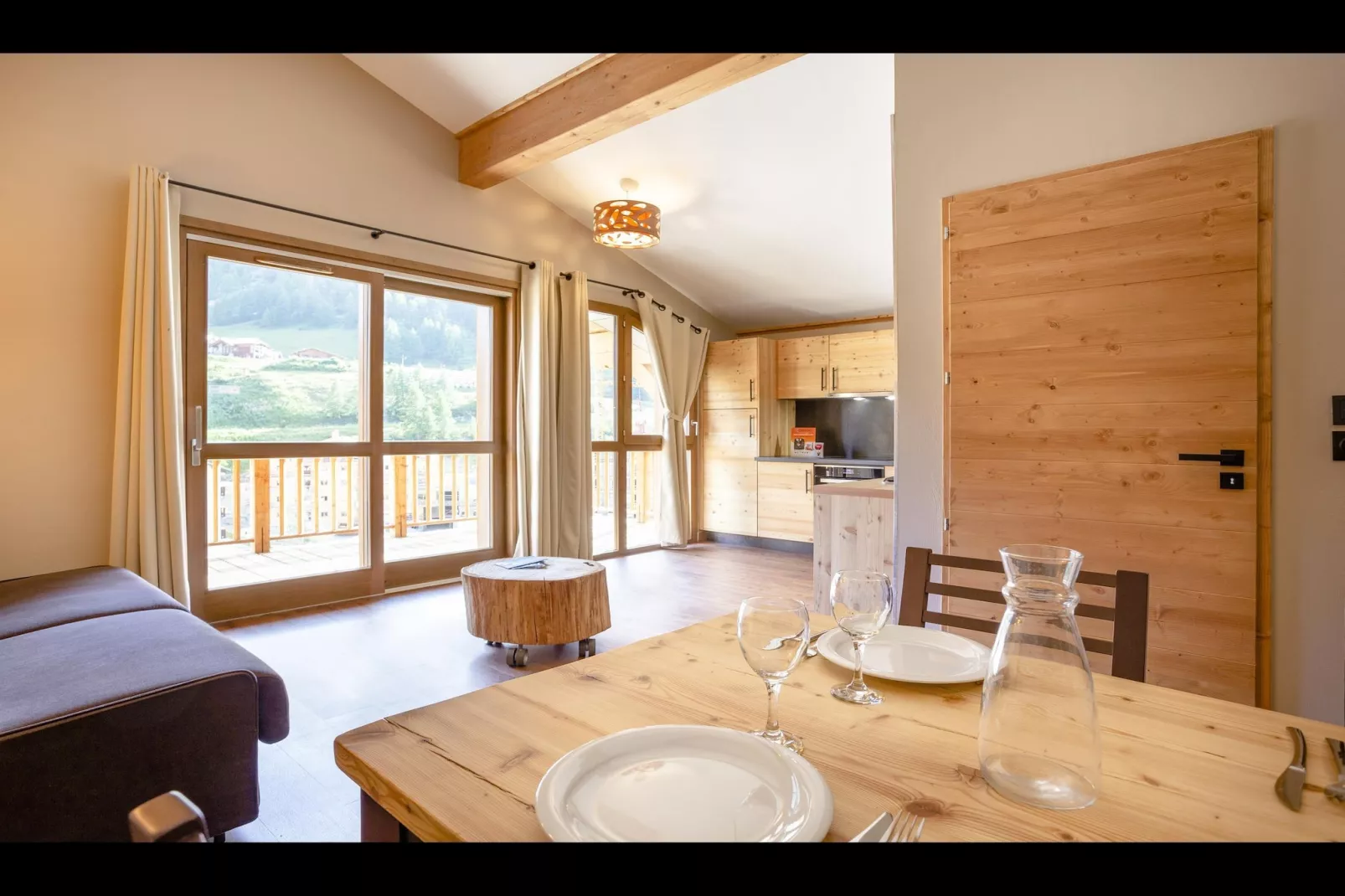 TIGNES_8PM-Living room