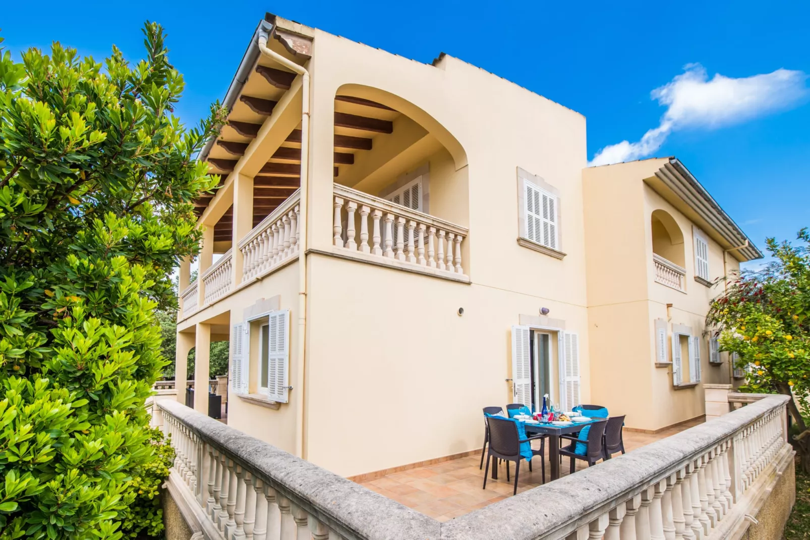 Villa Corb Mari-Exterior summer