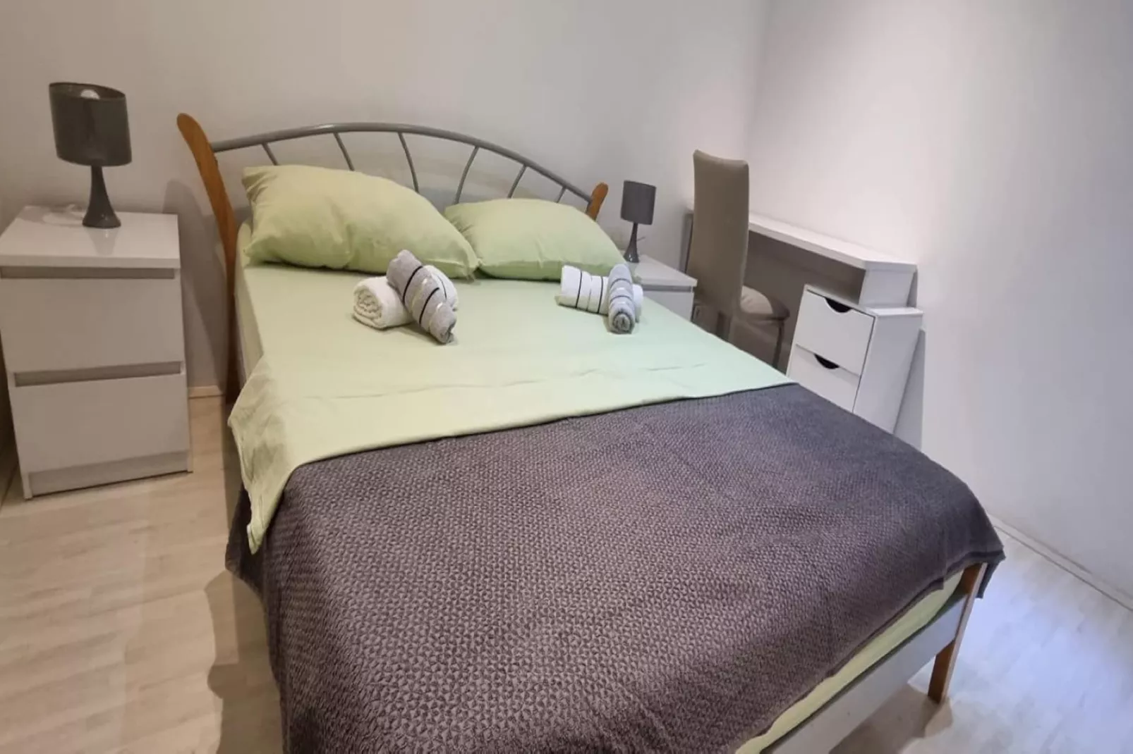 Apartment Viva - three bedroom apartment-Chambre