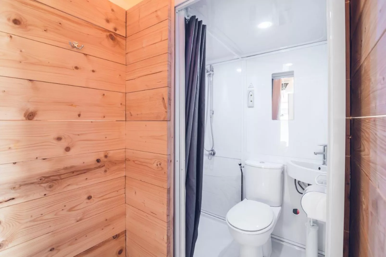 Tent Villa | 2 - 6 people-Bathroom