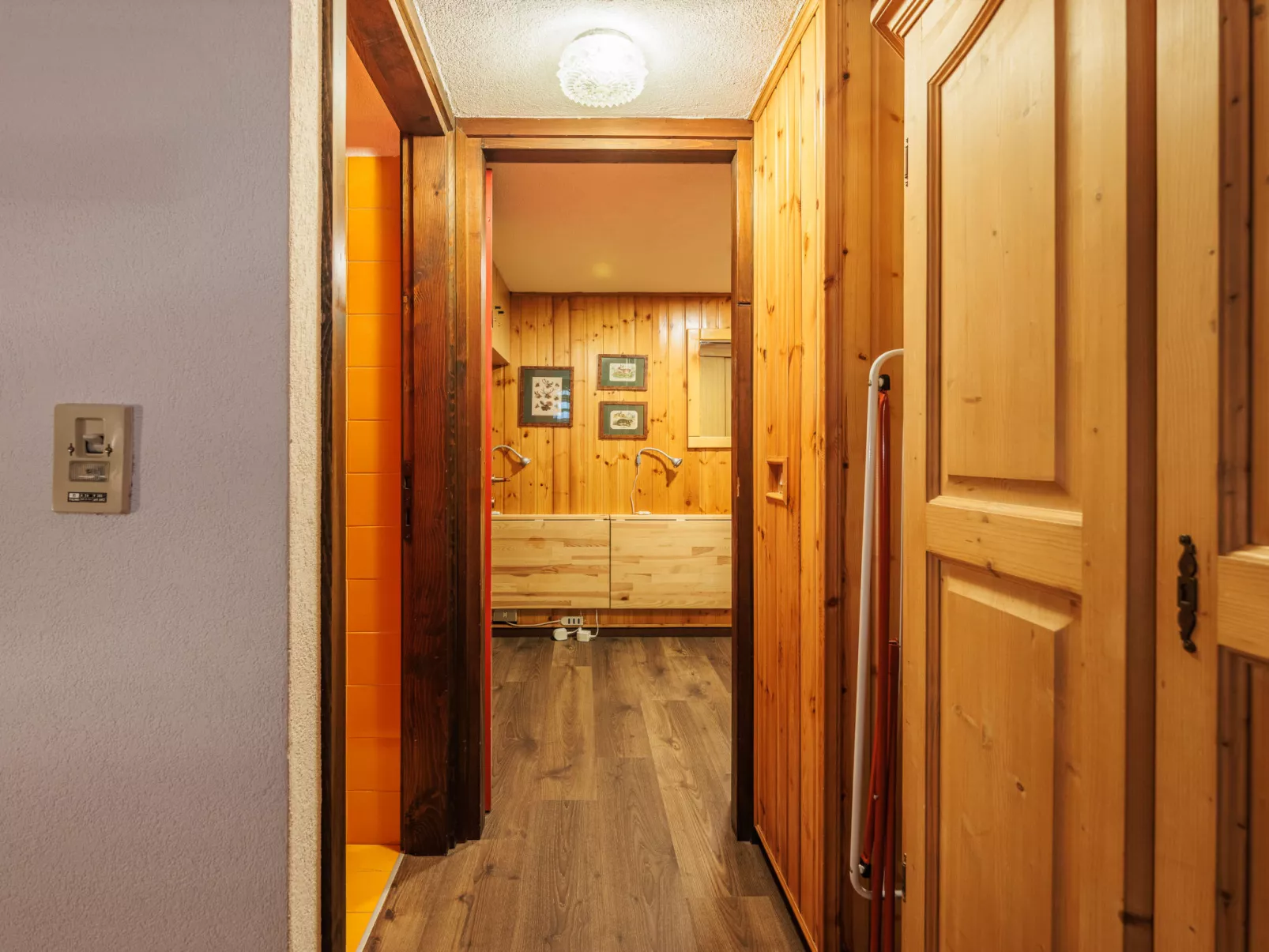 Boiserie-Inside
