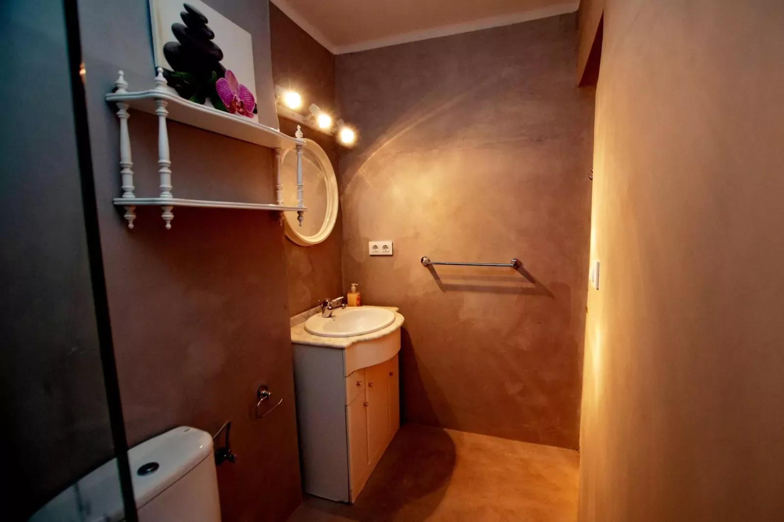 1185 NIRVANA vista Canal-Bathroom
